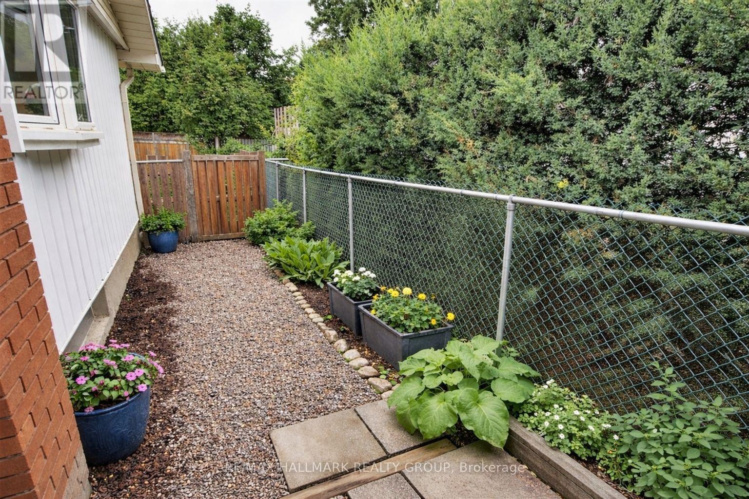 2036 Kings Grove Crescent