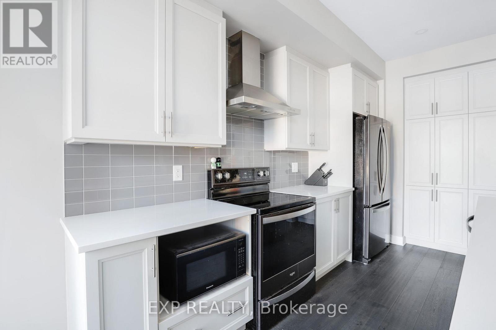 1053 Lunar Glow Crescent