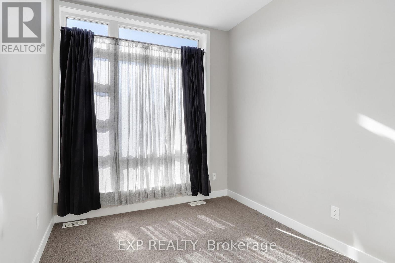 1053 Lunar Glow Crescent