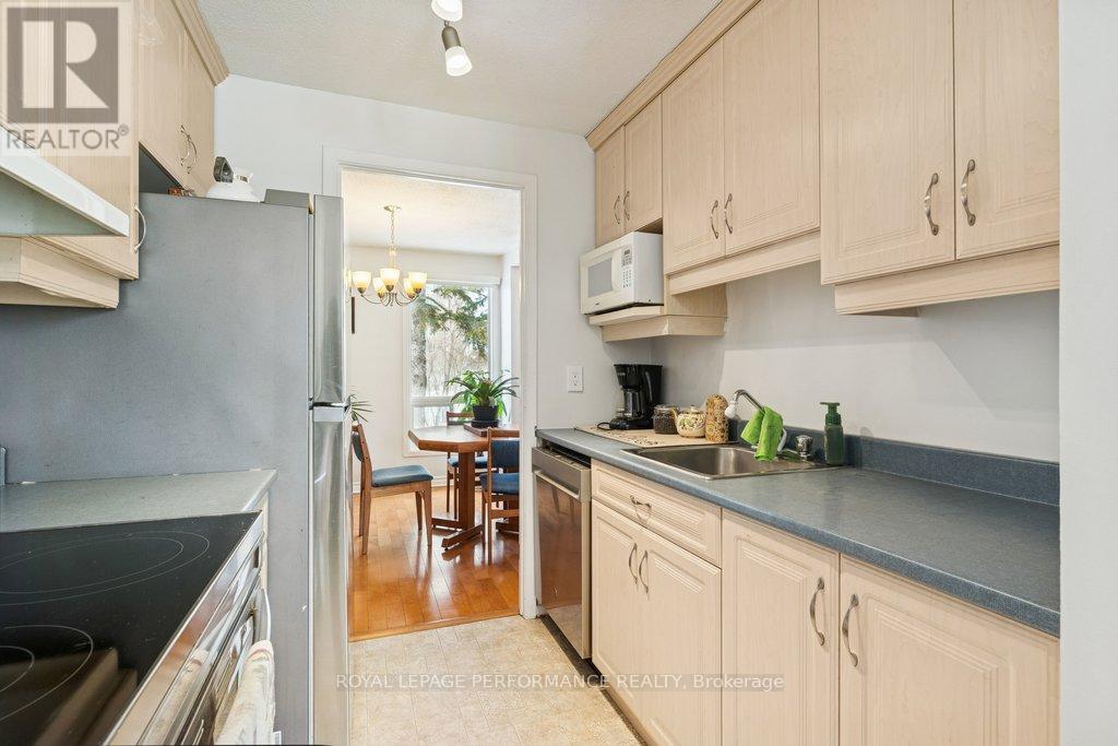 48 - 423c Woodfield Drive