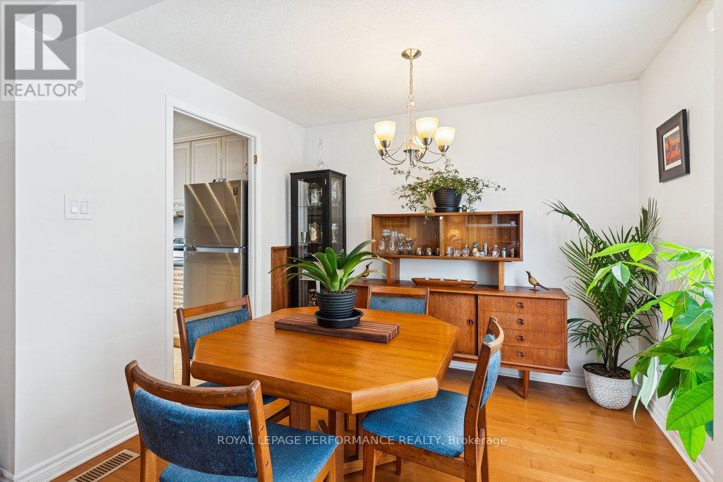 48 - 423c Woodfield Drive