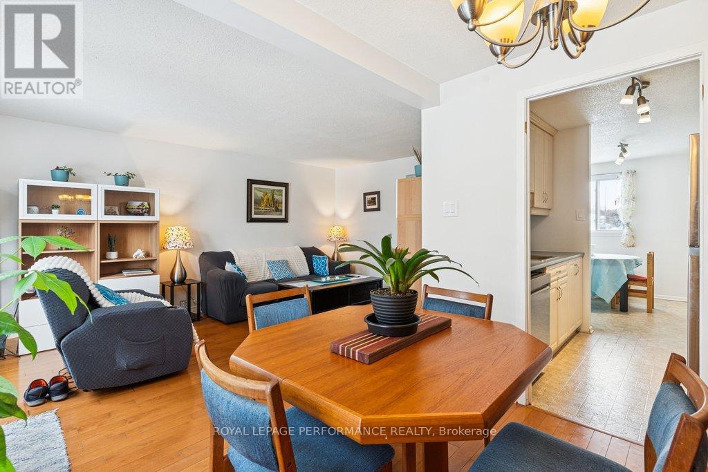 48 - 423c Woodfield Drive