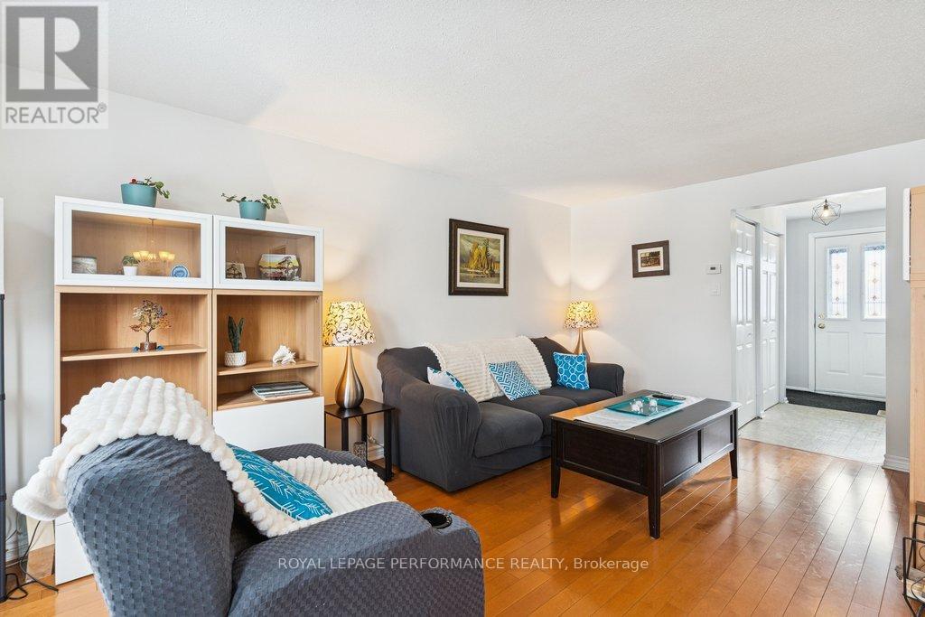 48 - 423c Woodfield Drive