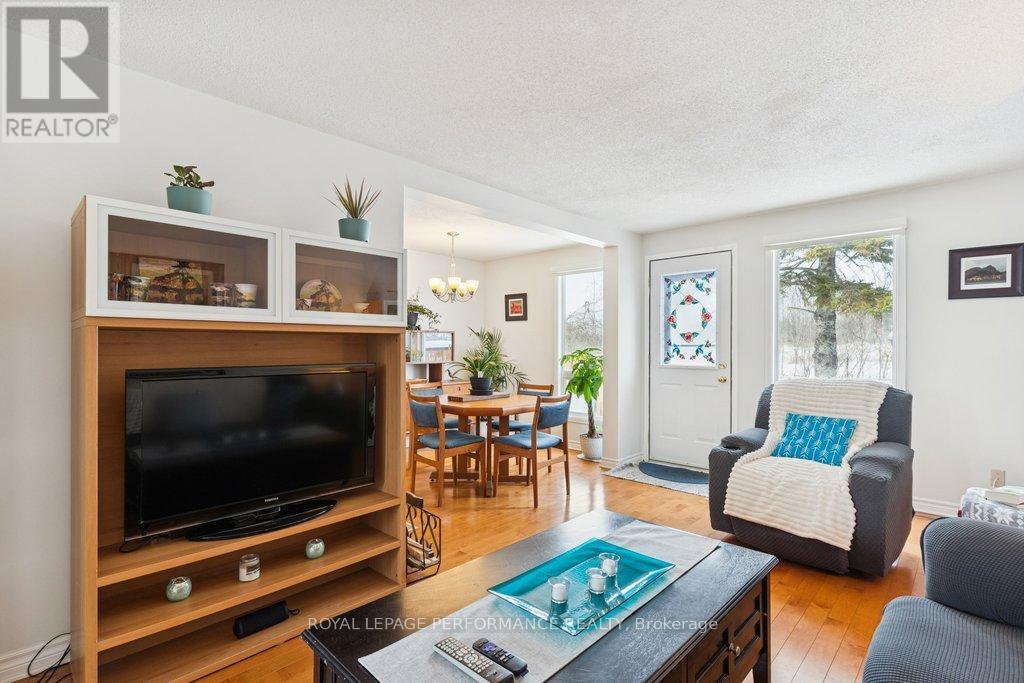 48 - 423c Woodfield Drive