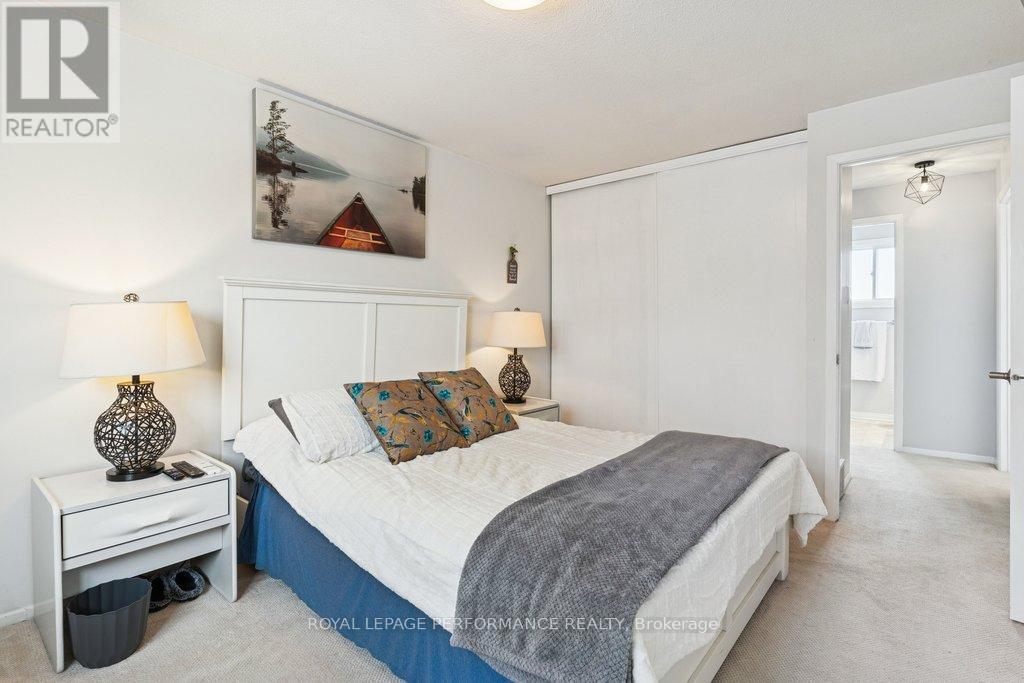 48 - 423c Woodfield Drive