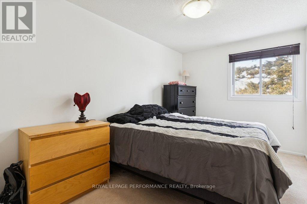 48 - 423c Woodfield Drive