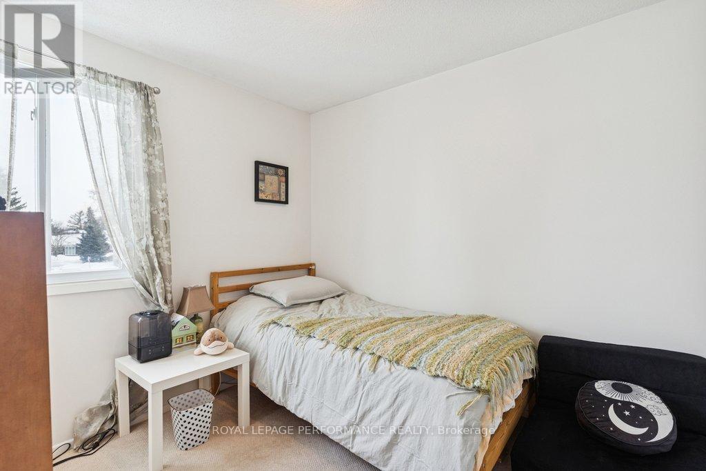 48 - 423c Woodfield Drive