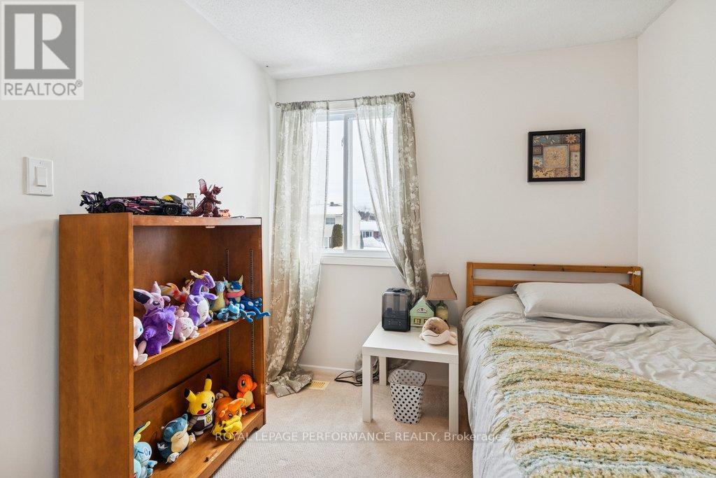 48 - 423c Woodfield Drive