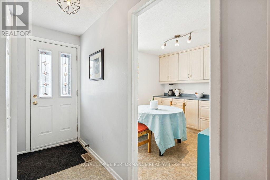 48 - 423c Woodfield Drive