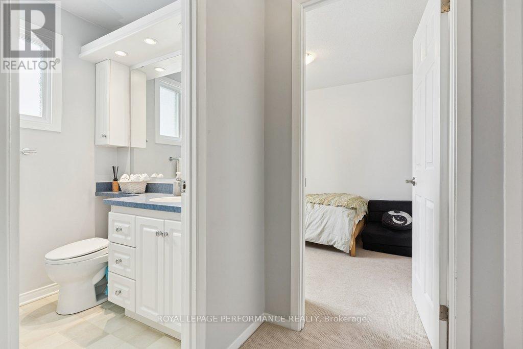 48 - 423c Woodfield Drive