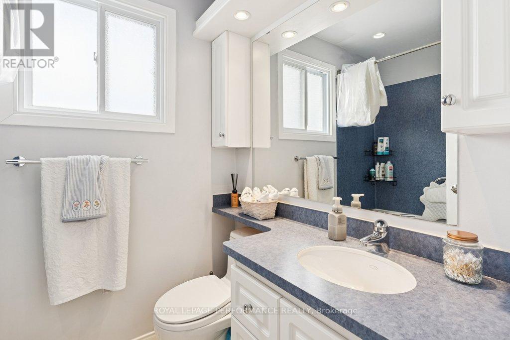 48 - 423c Woodfield Drive