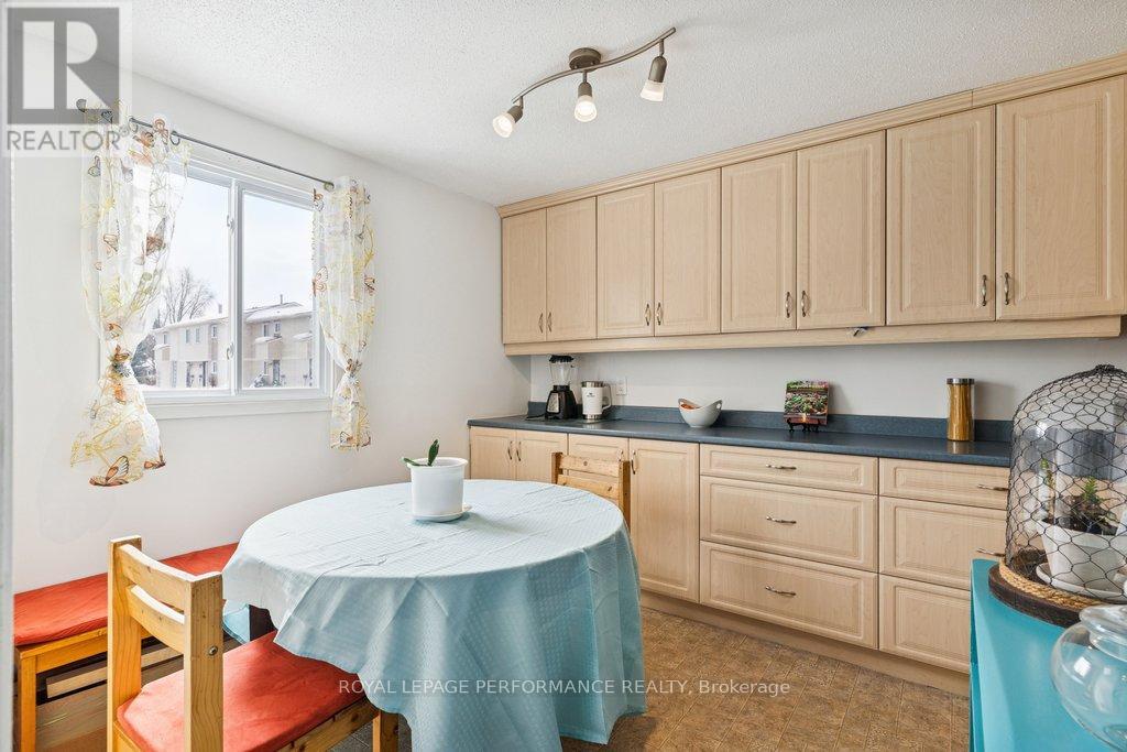 48 - 423c Woodfield Drive