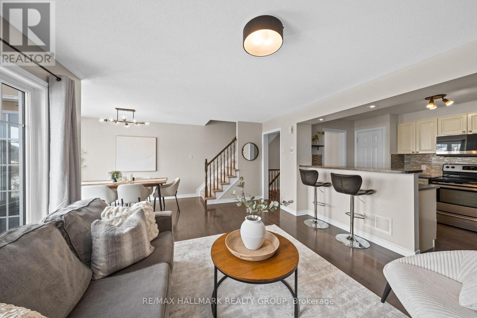 128 Sunshine Crescent