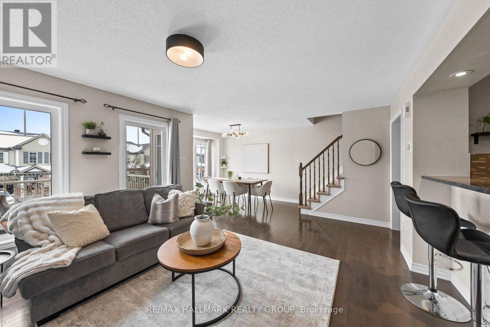 128 Sunshine Crescent