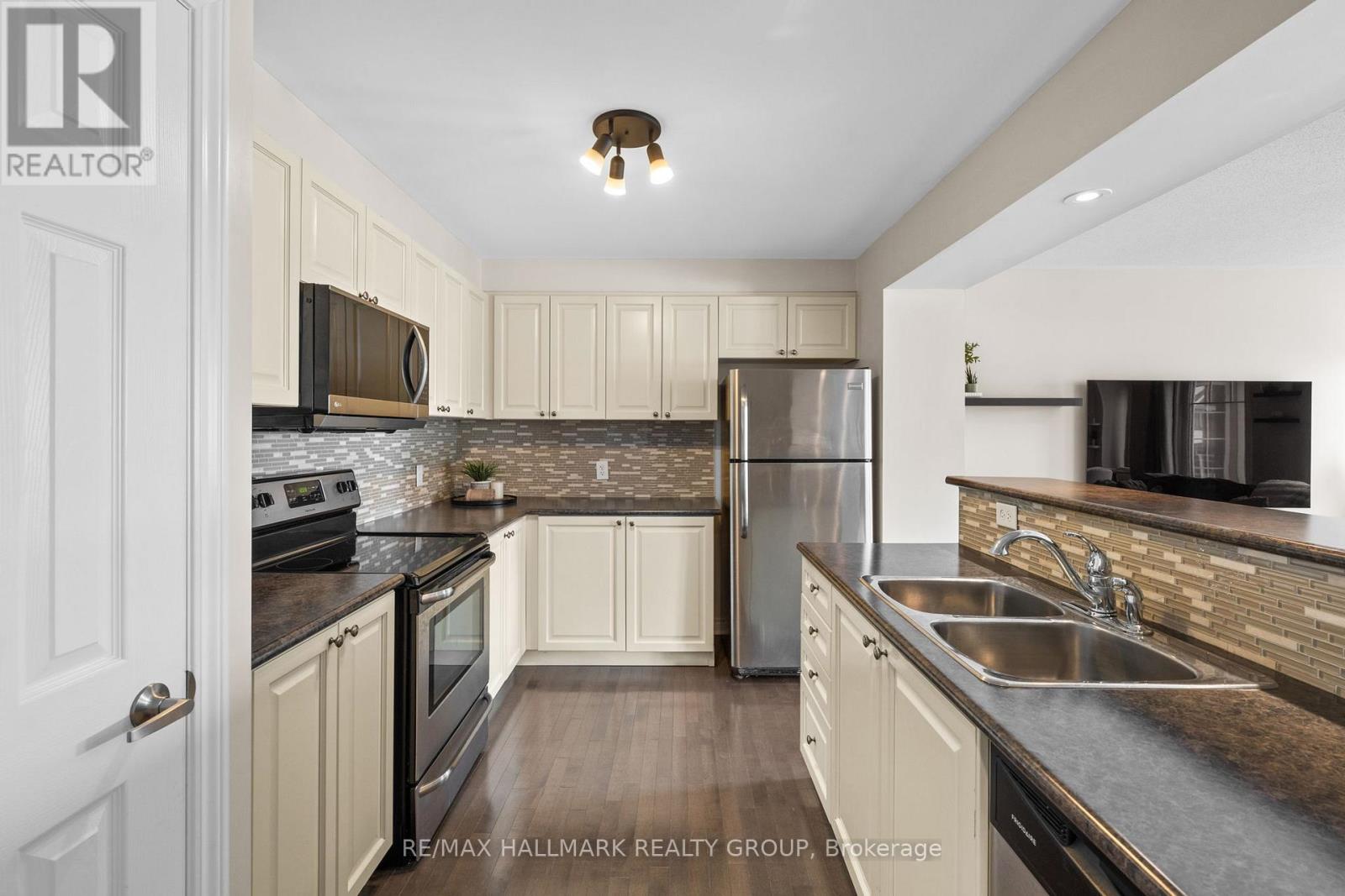 128 Sunshine Crescent