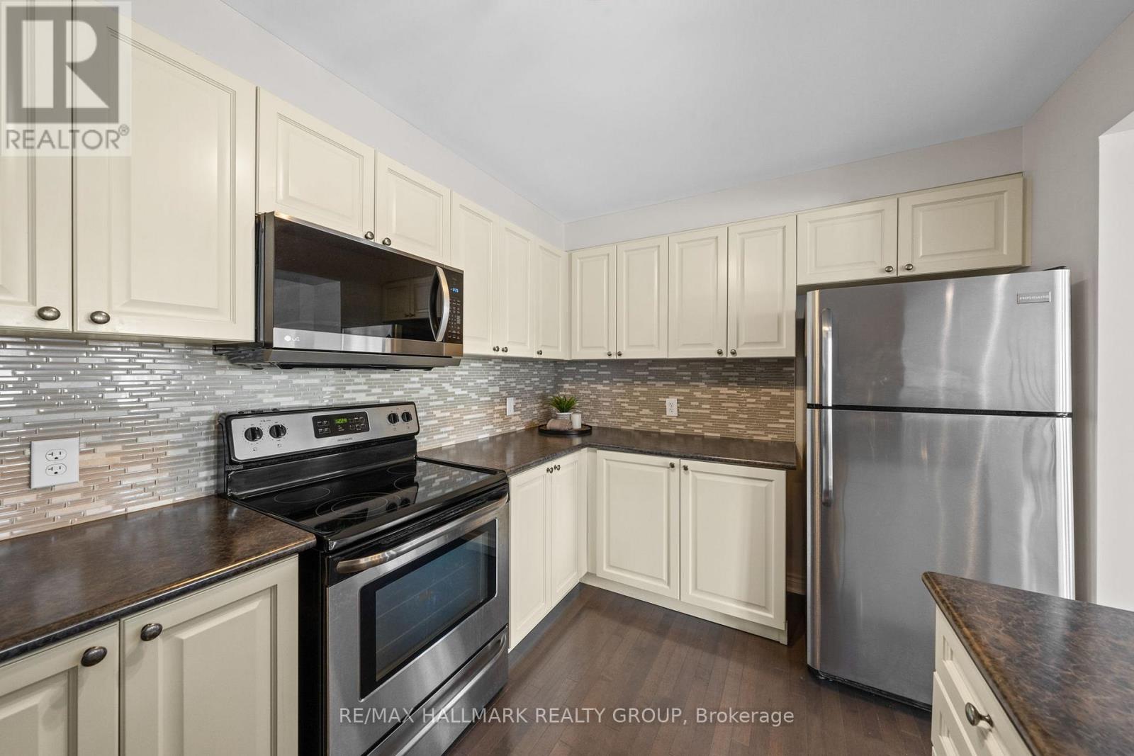 128 Sunshine Crescent