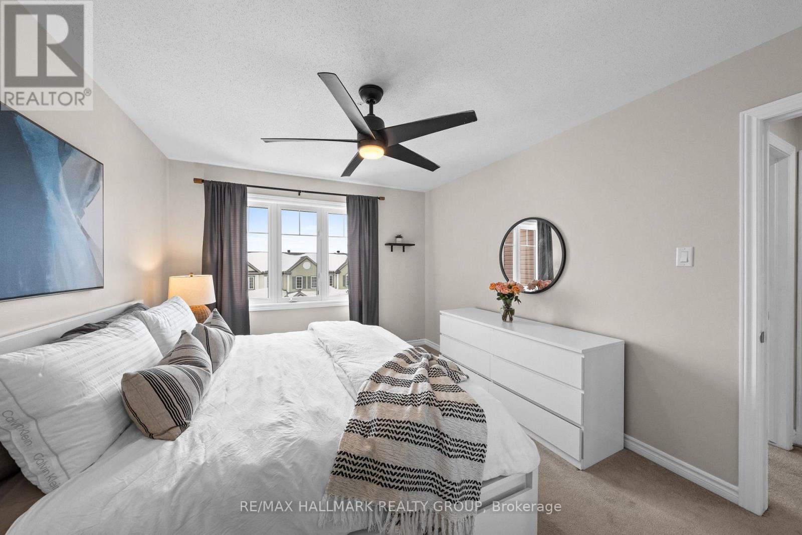 128 Sunshine Crescent