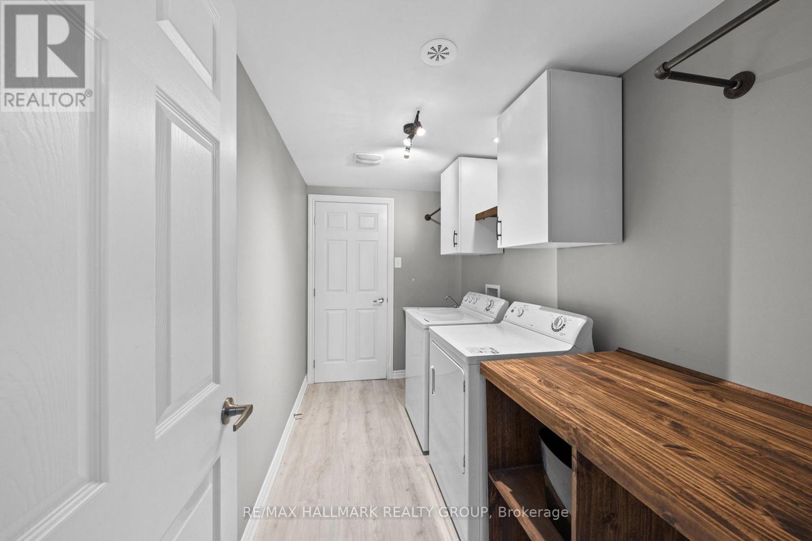 128 Sunshine Crescent