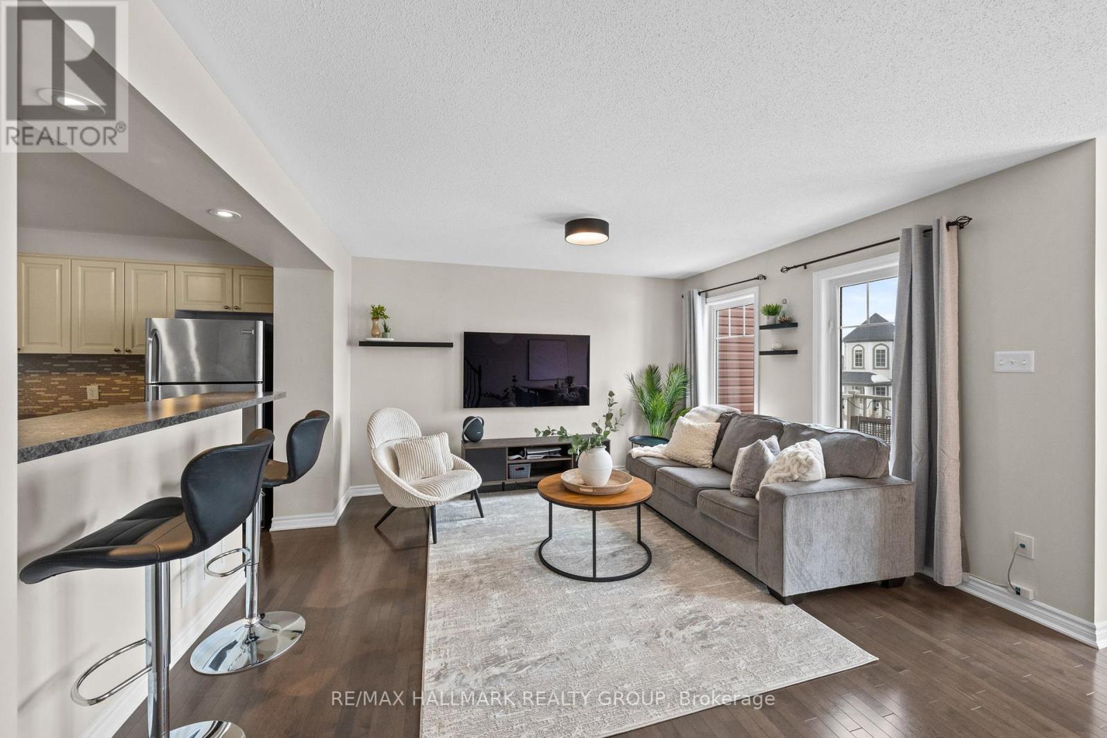 128 Sunshine Crescent