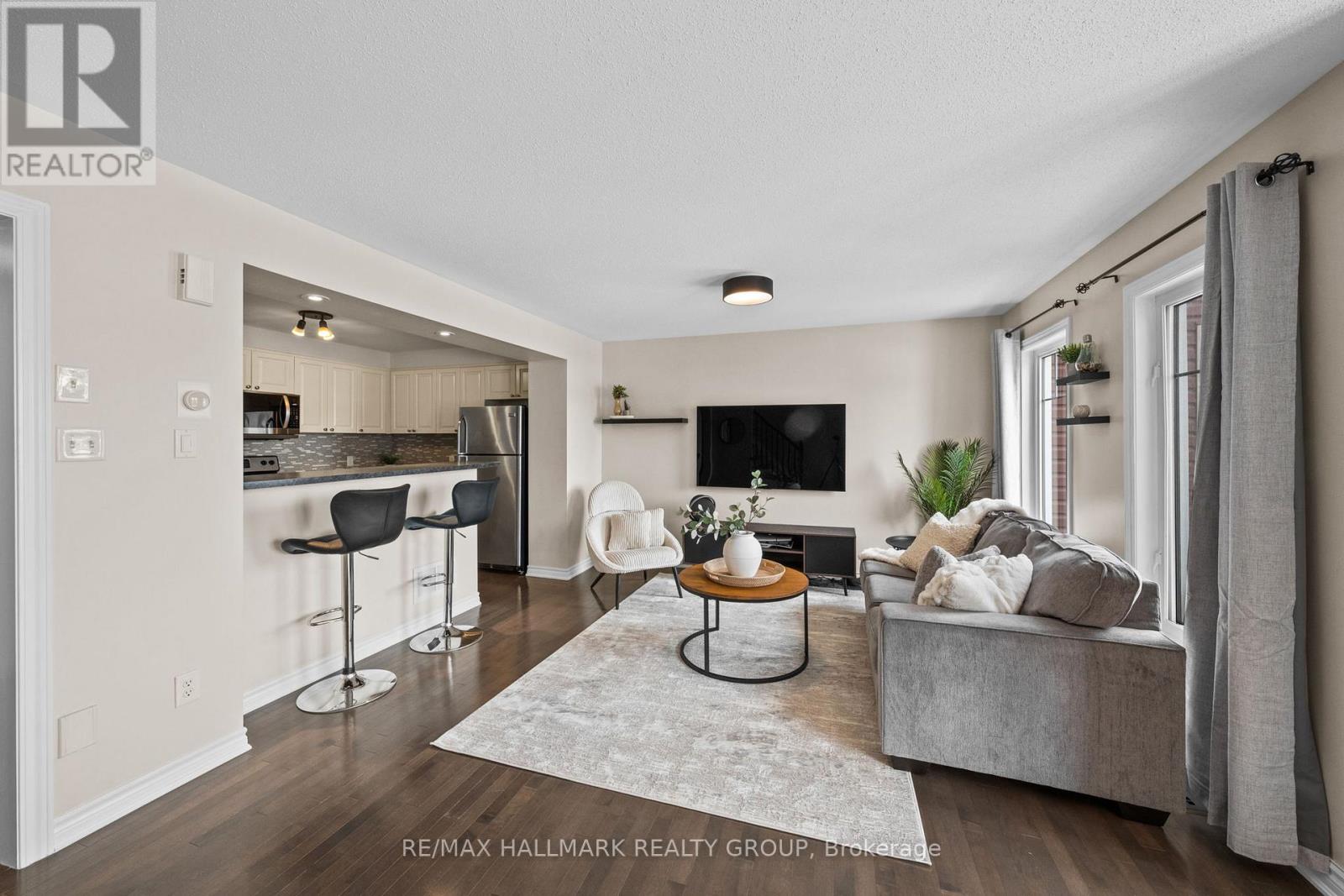 128 Sunshine Crescent