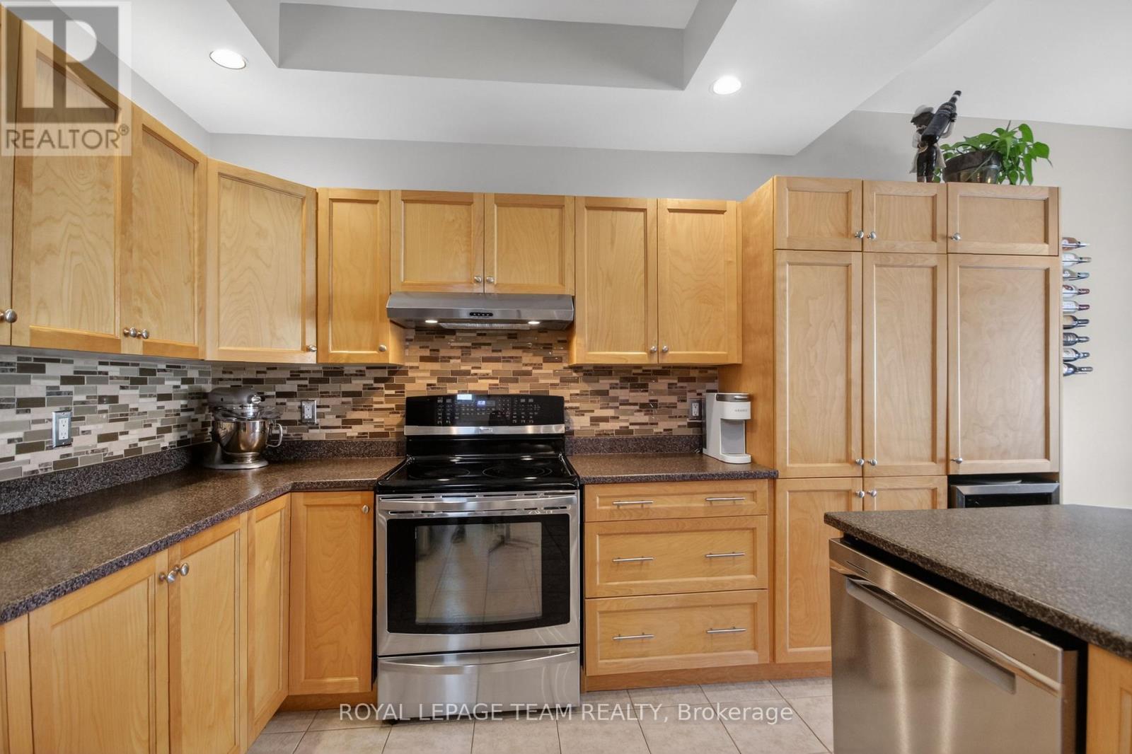 6291 Ottawa Street W