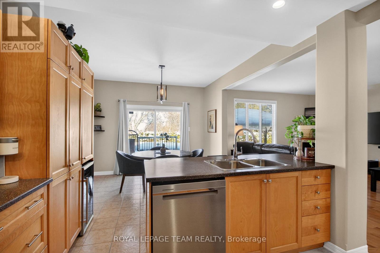 6291 Ottawa Street W