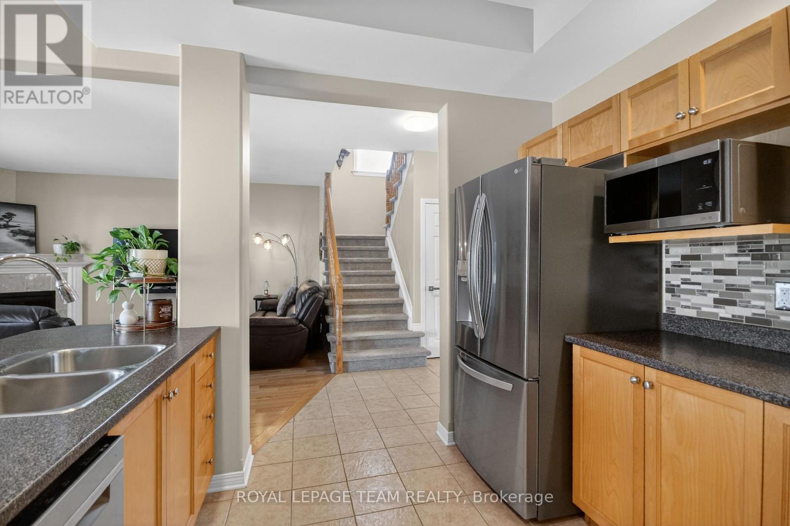 6291 Ottawa Street W