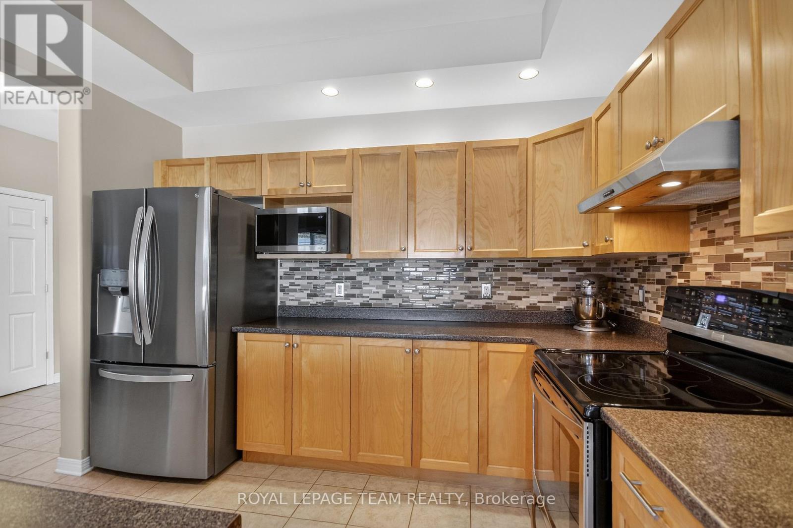 6291 Ottawa Street W