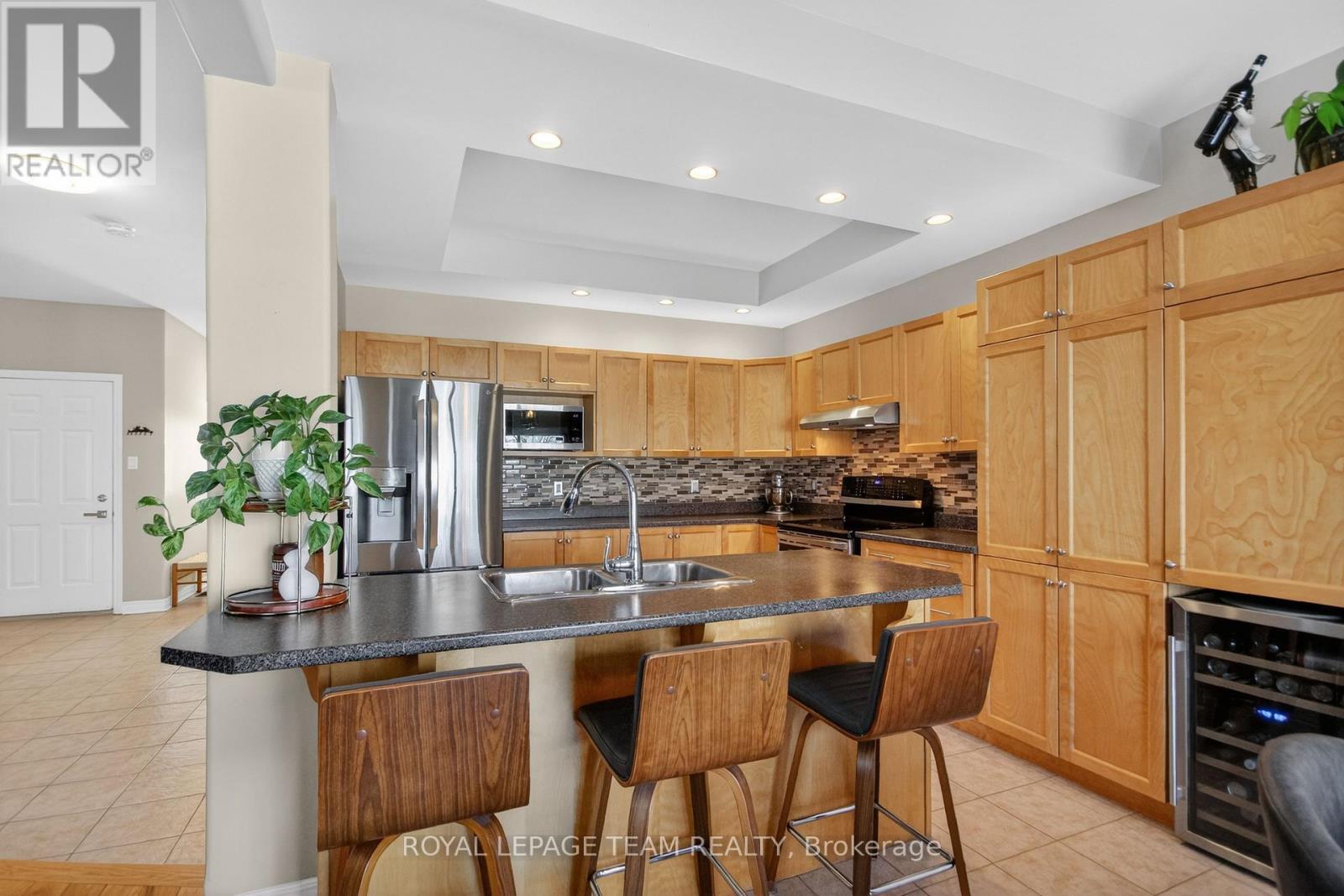 6291 Ottawa Street W