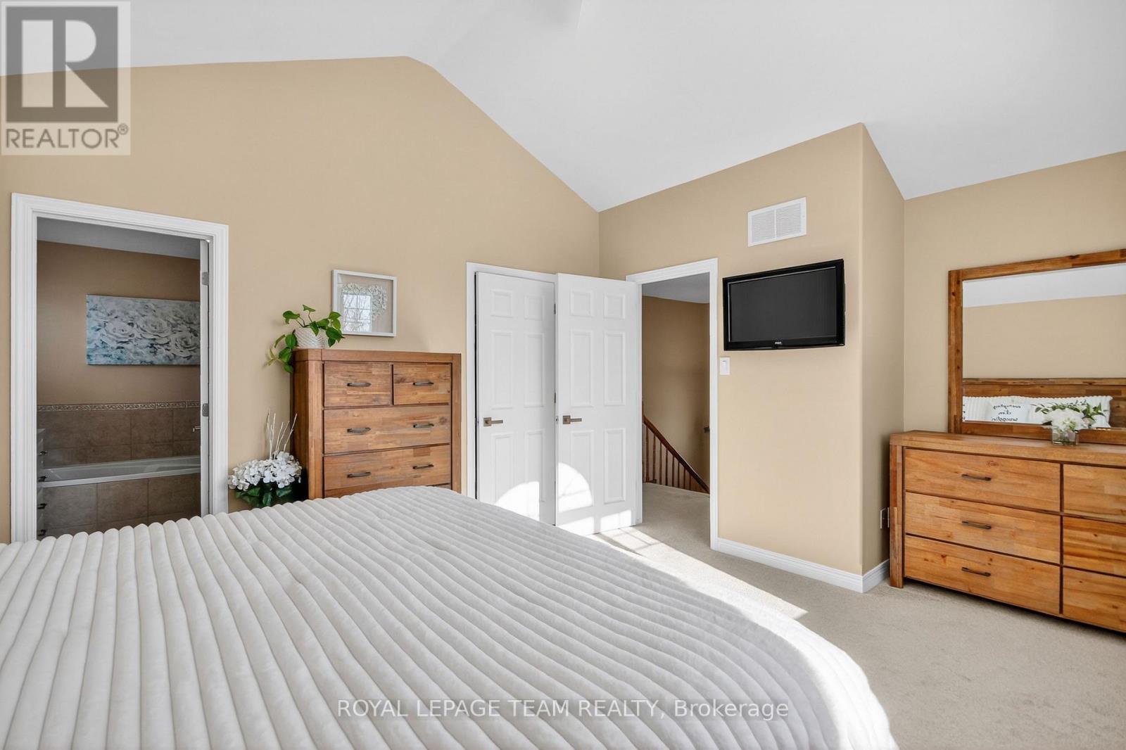 6291 Ottawa Street W