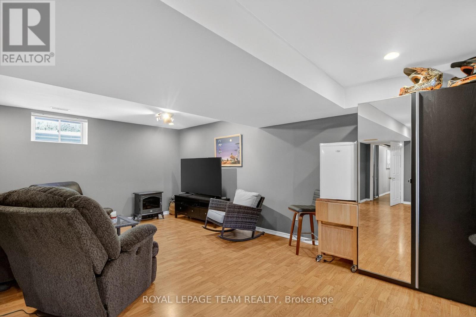 6291 Ottawa Street W