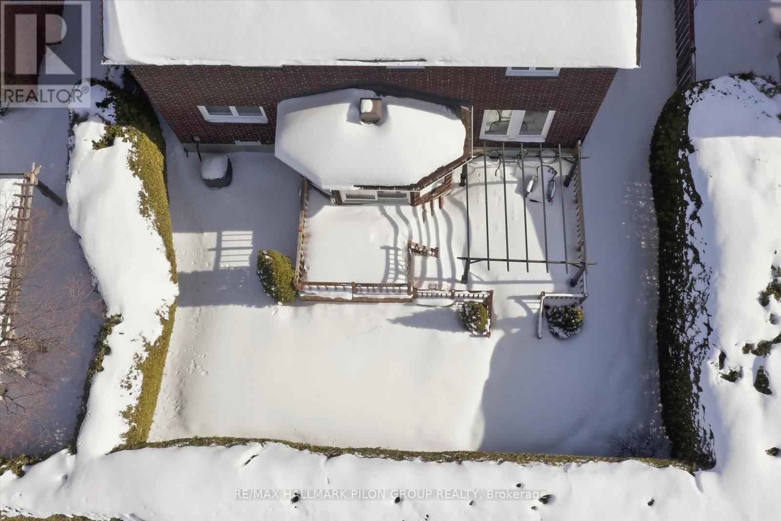 1354 Mountainside Crescent