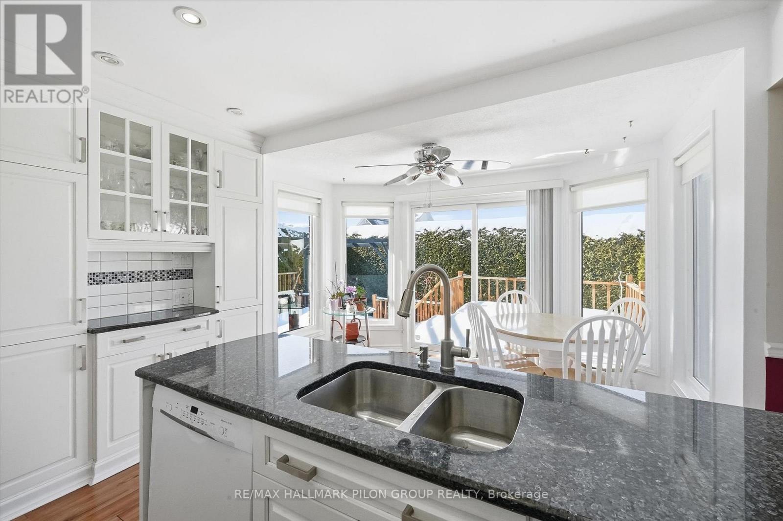 1354 Mountainside Crescent