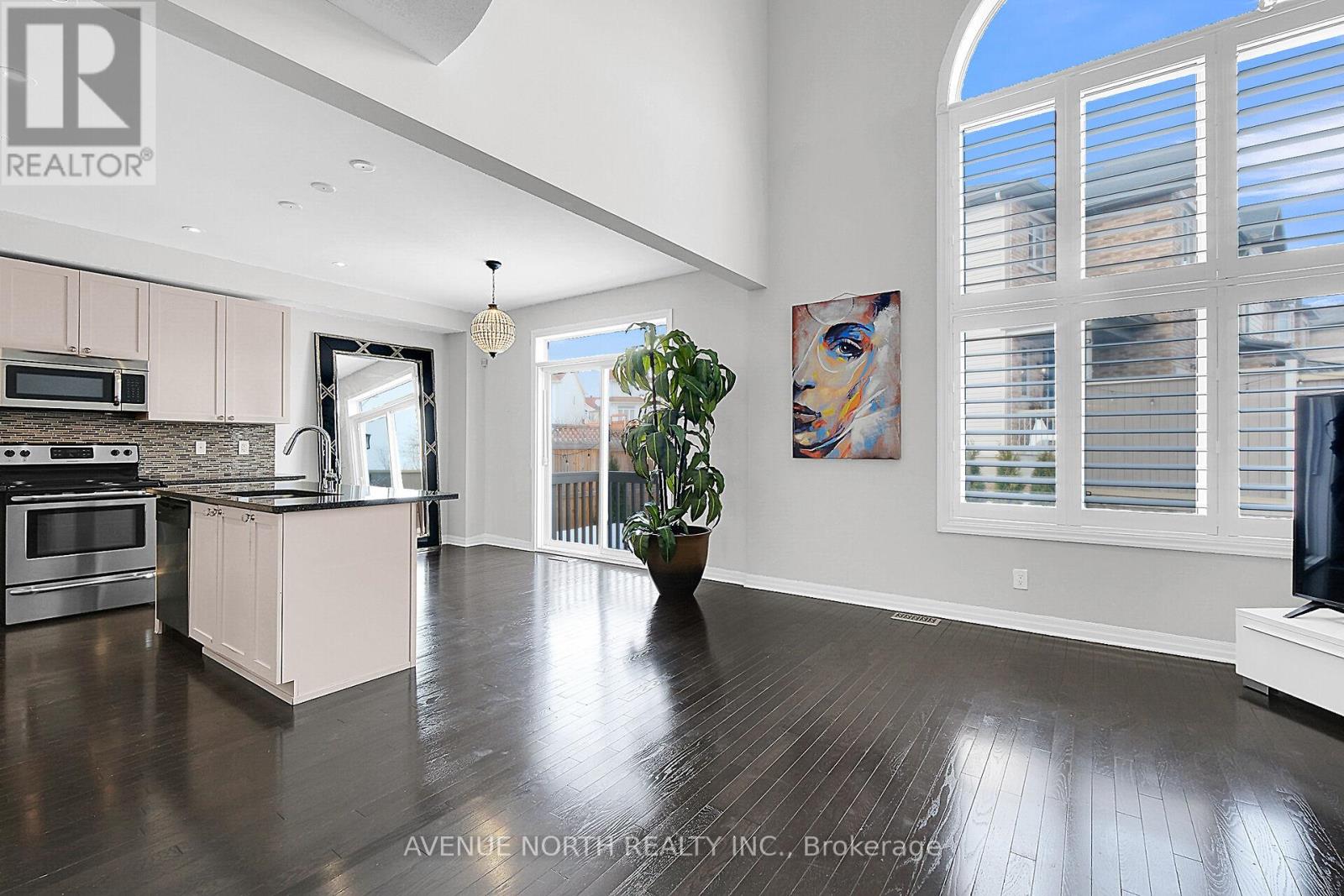 429 Dovehaven Street