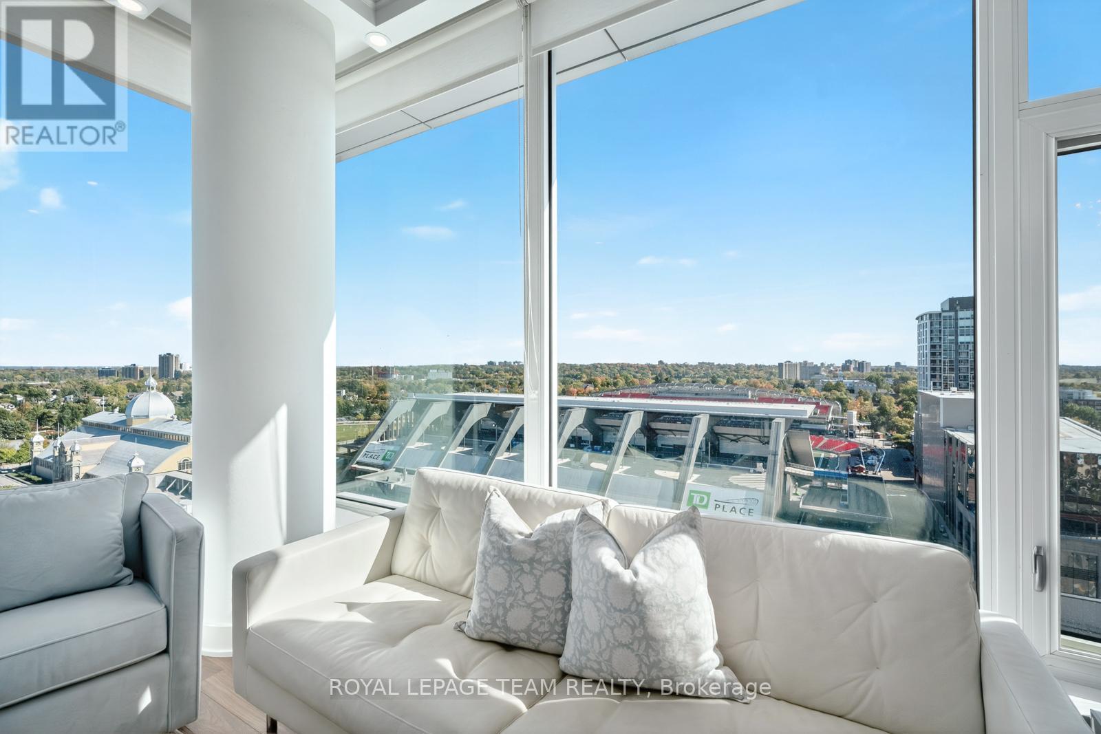 Ph3 - 118 Holmwood Avenue