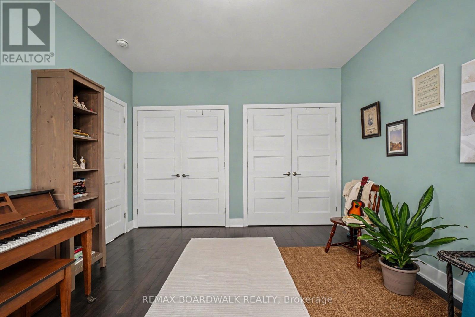 87 Cobblestone Drive