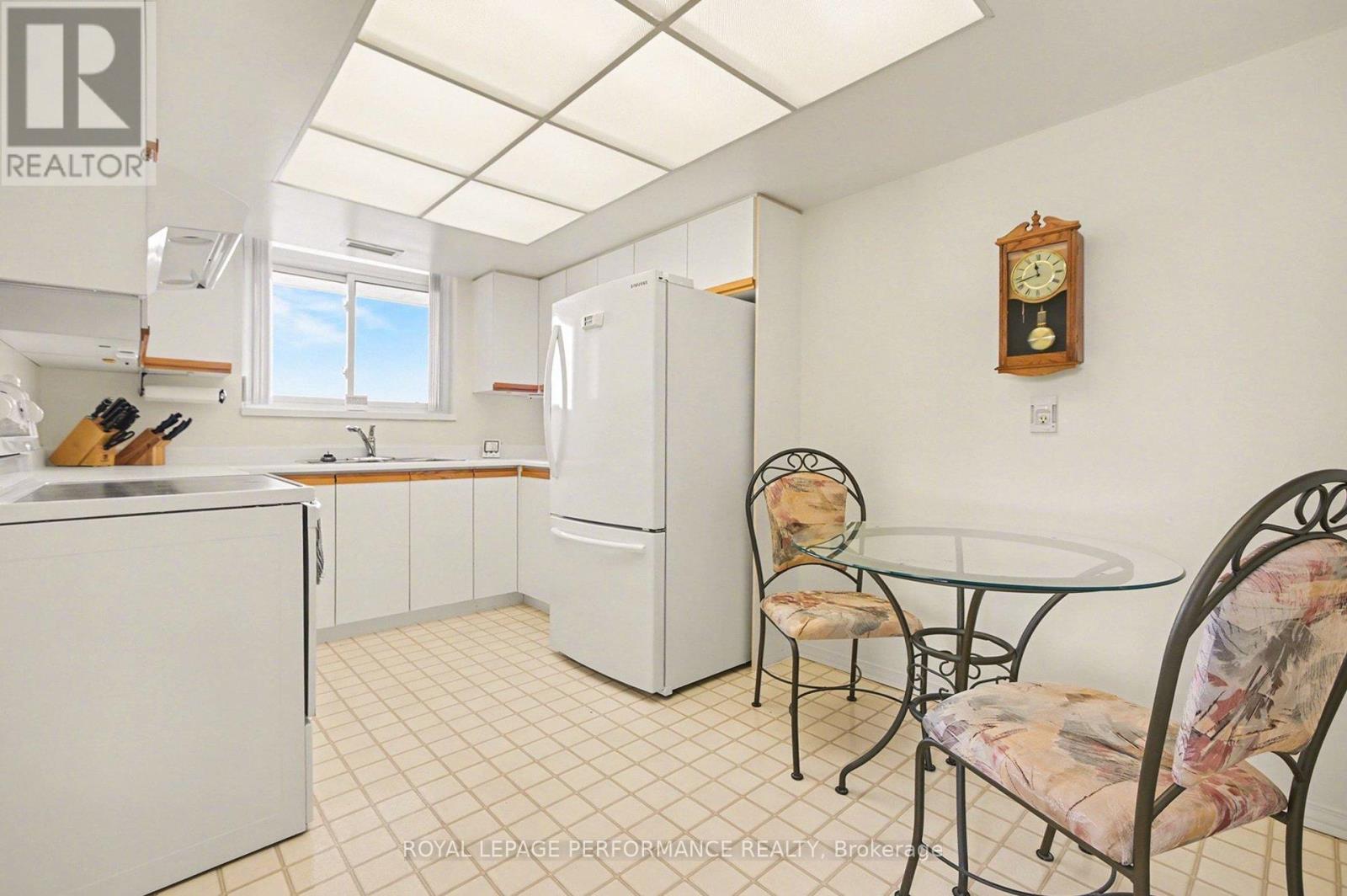 1207 - 1705 Playfair Drive