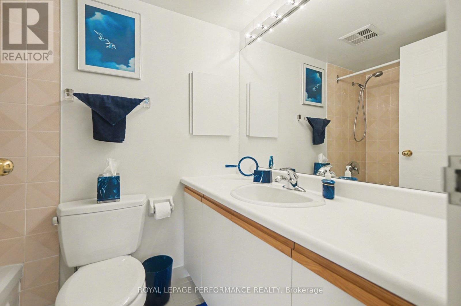 1207 - 1705 Playfair Drive