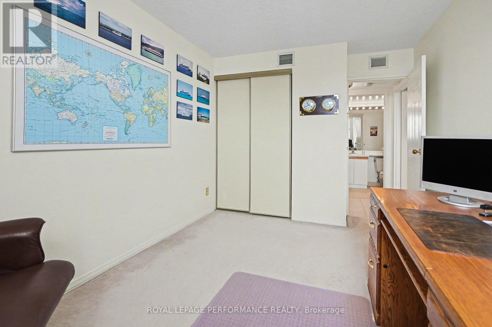 1207 - 1705 Playfair Drive