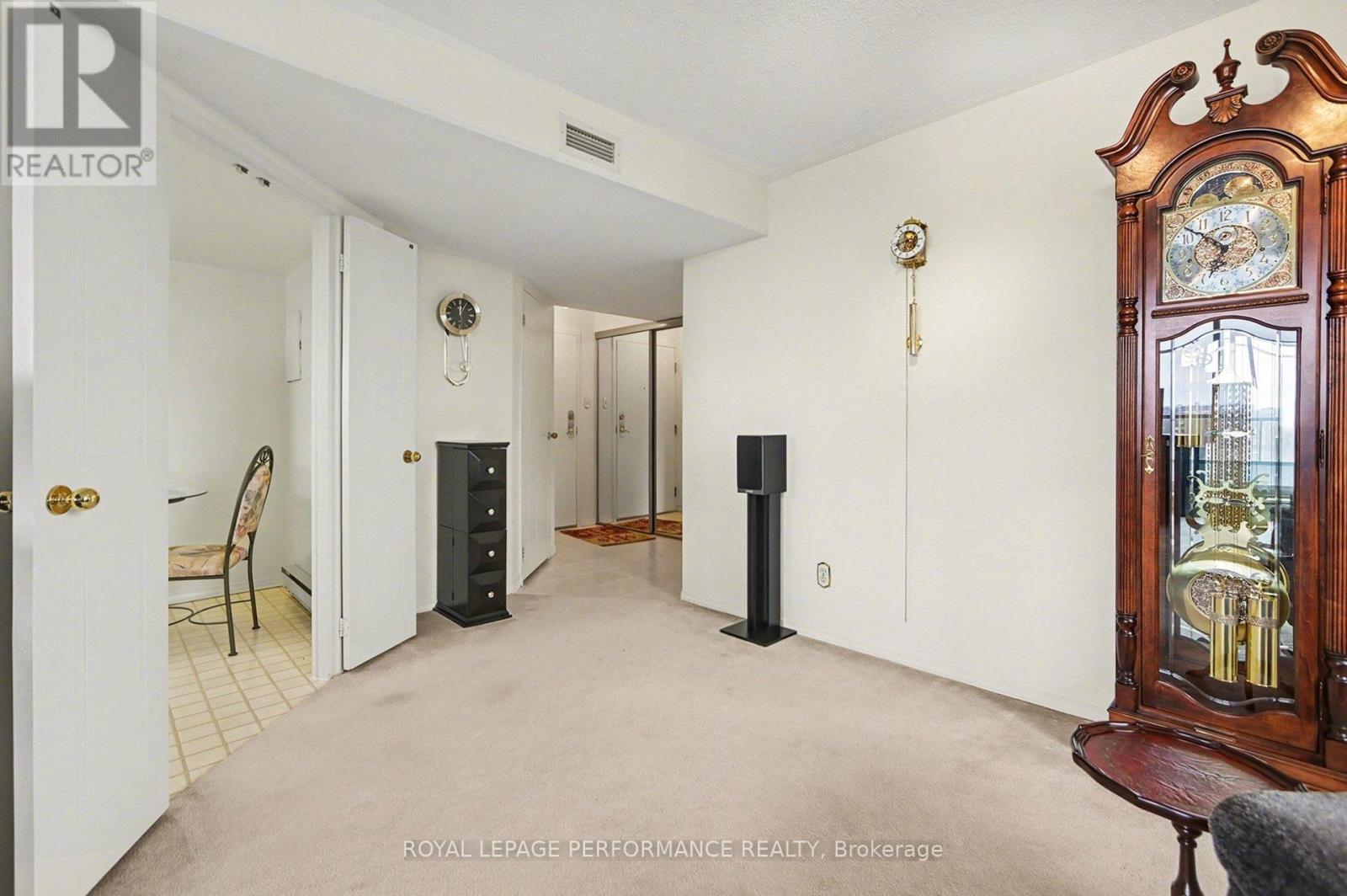 1207 - 1705 Playfair Drive