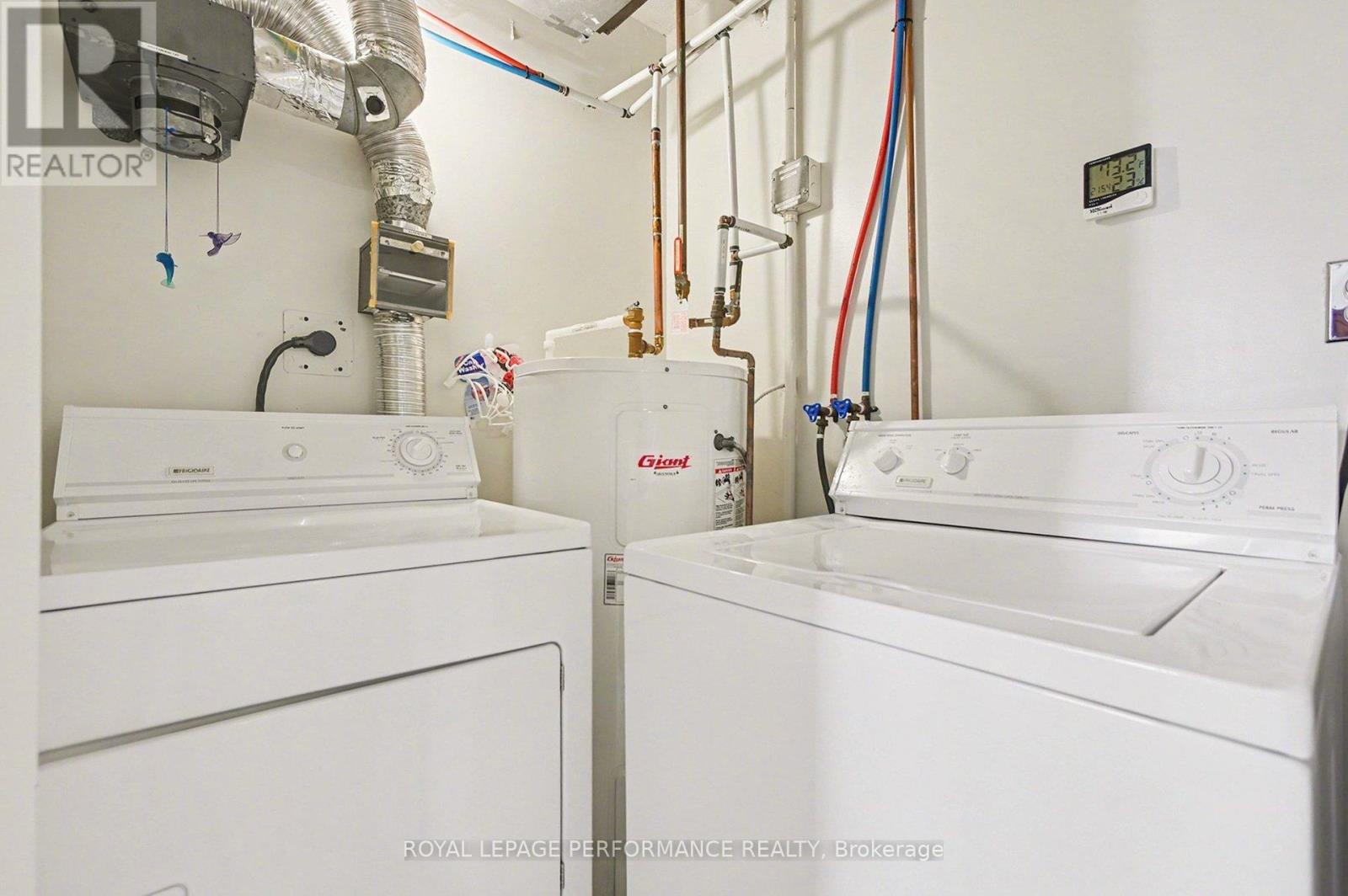 1207 - 1705 Playfair Drive