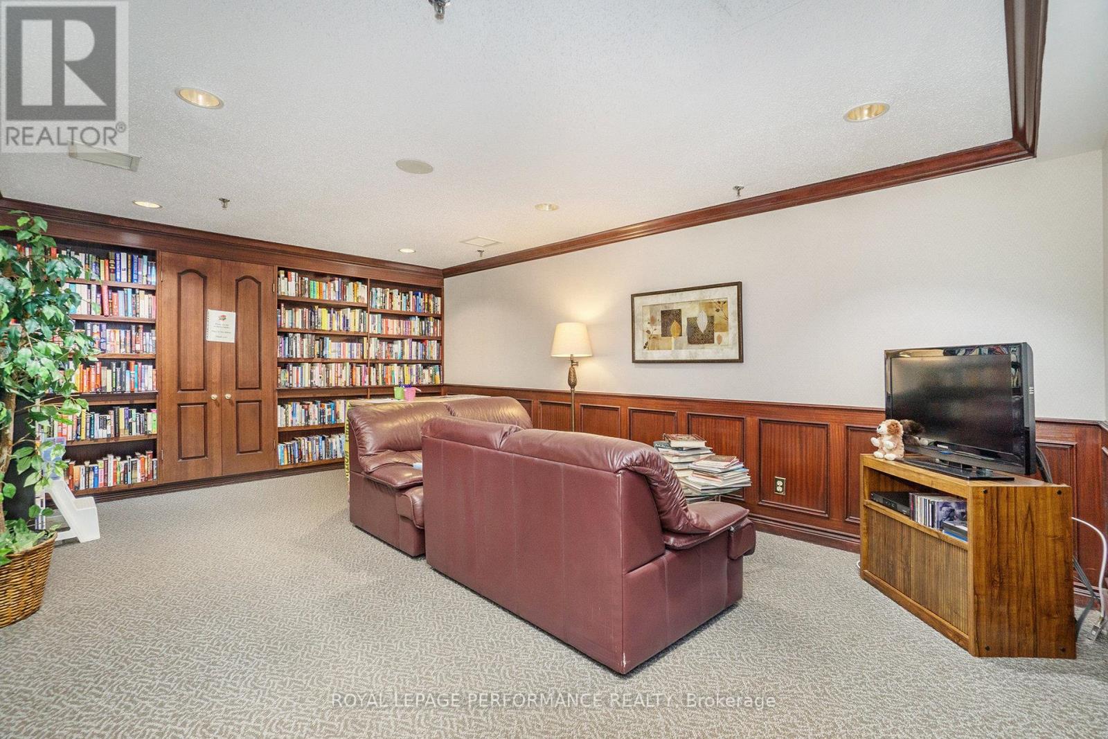 1207 - 1705 Playfair Drive