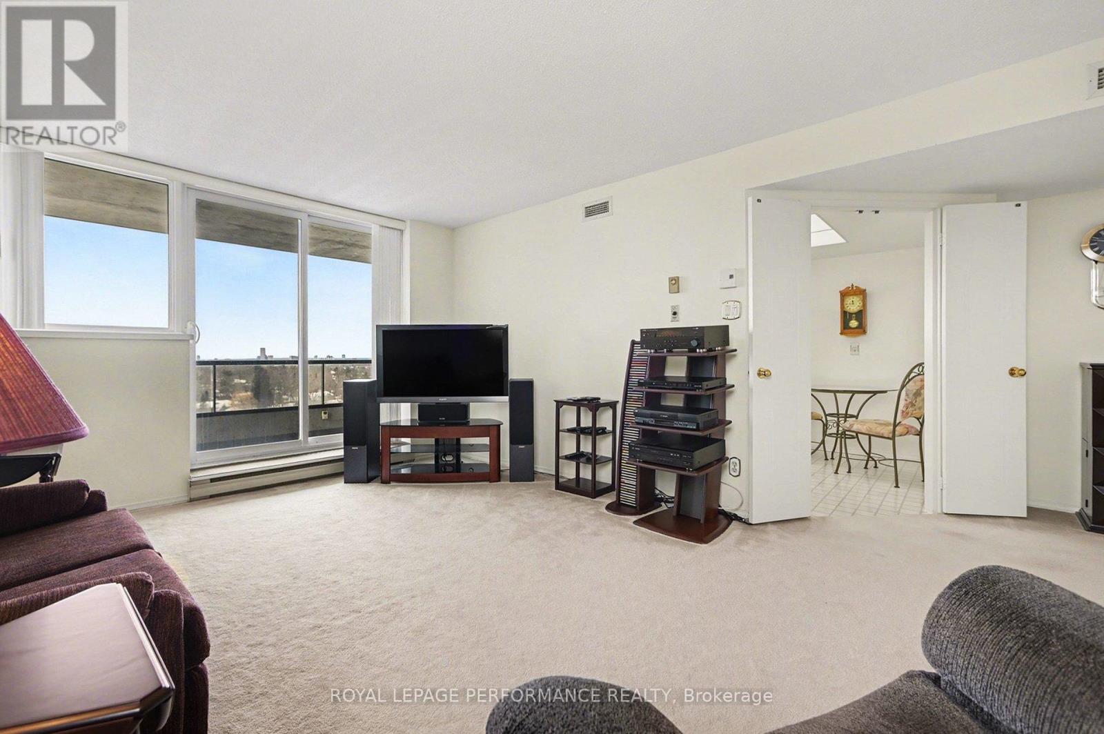 1207 - 1705 Playfair Drive