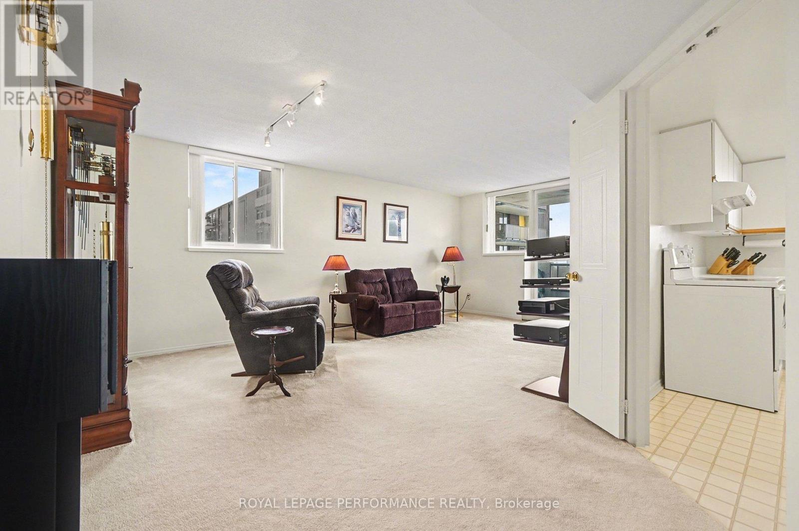 1207 - 1705 Playfair Drive