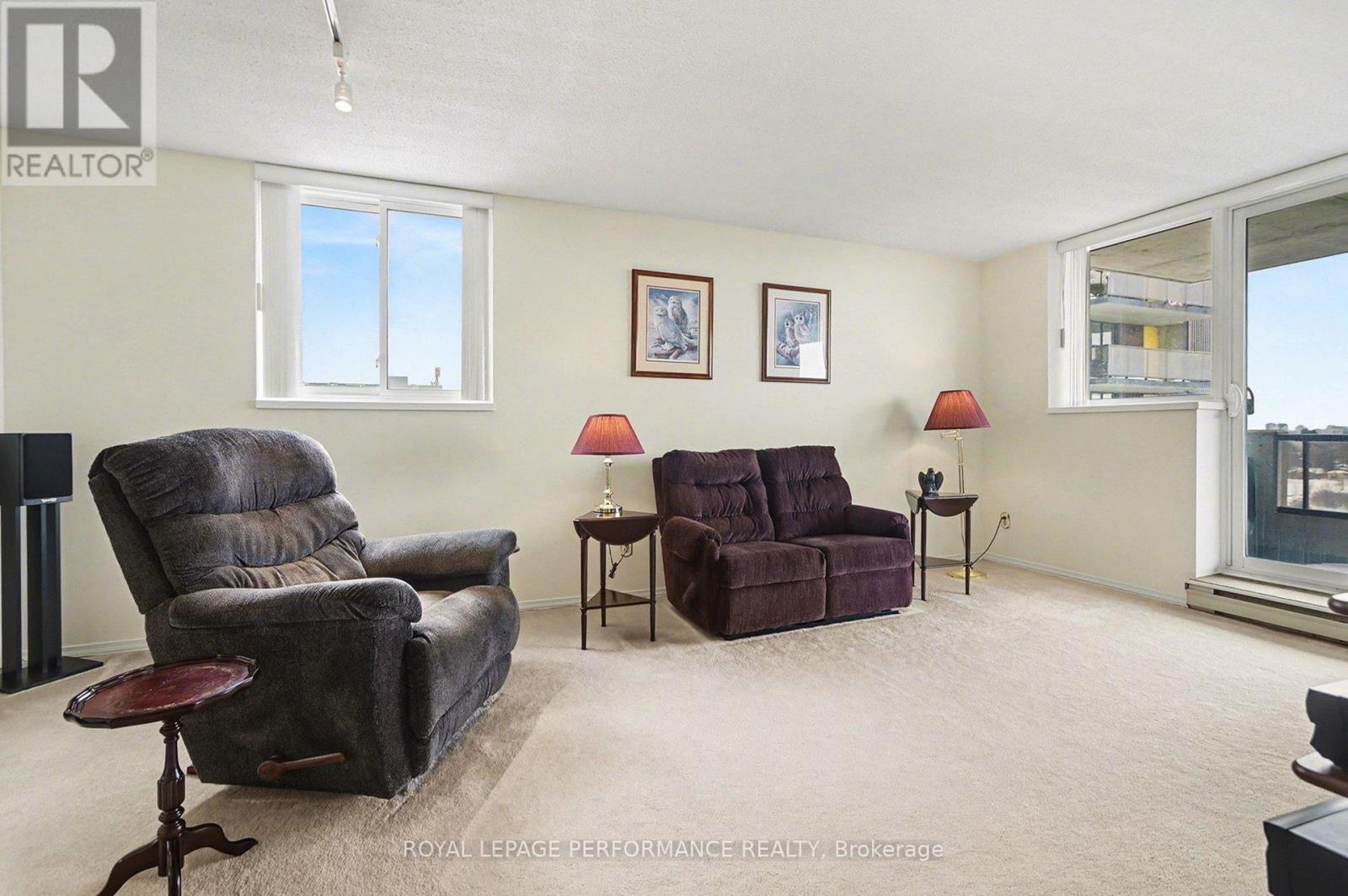 1207 - 1705 Playfair Drive