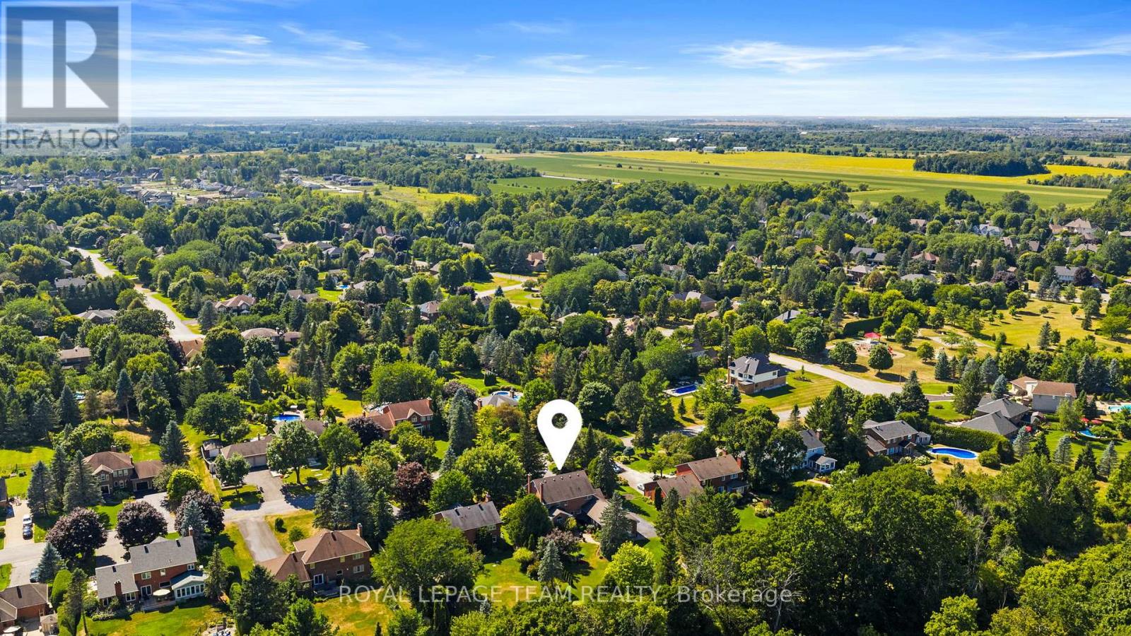 5557 Pettapiece Crescent