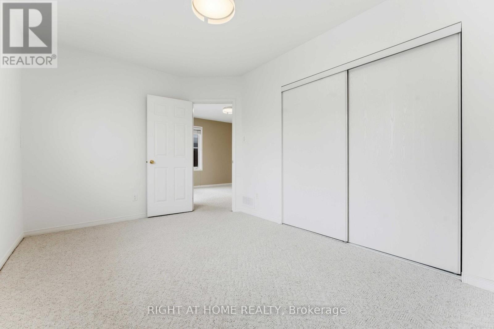 4 Castle Glen Crescent