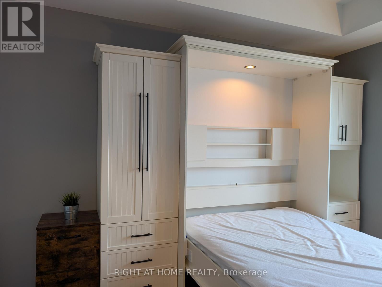 1804 - 70 Landry Street