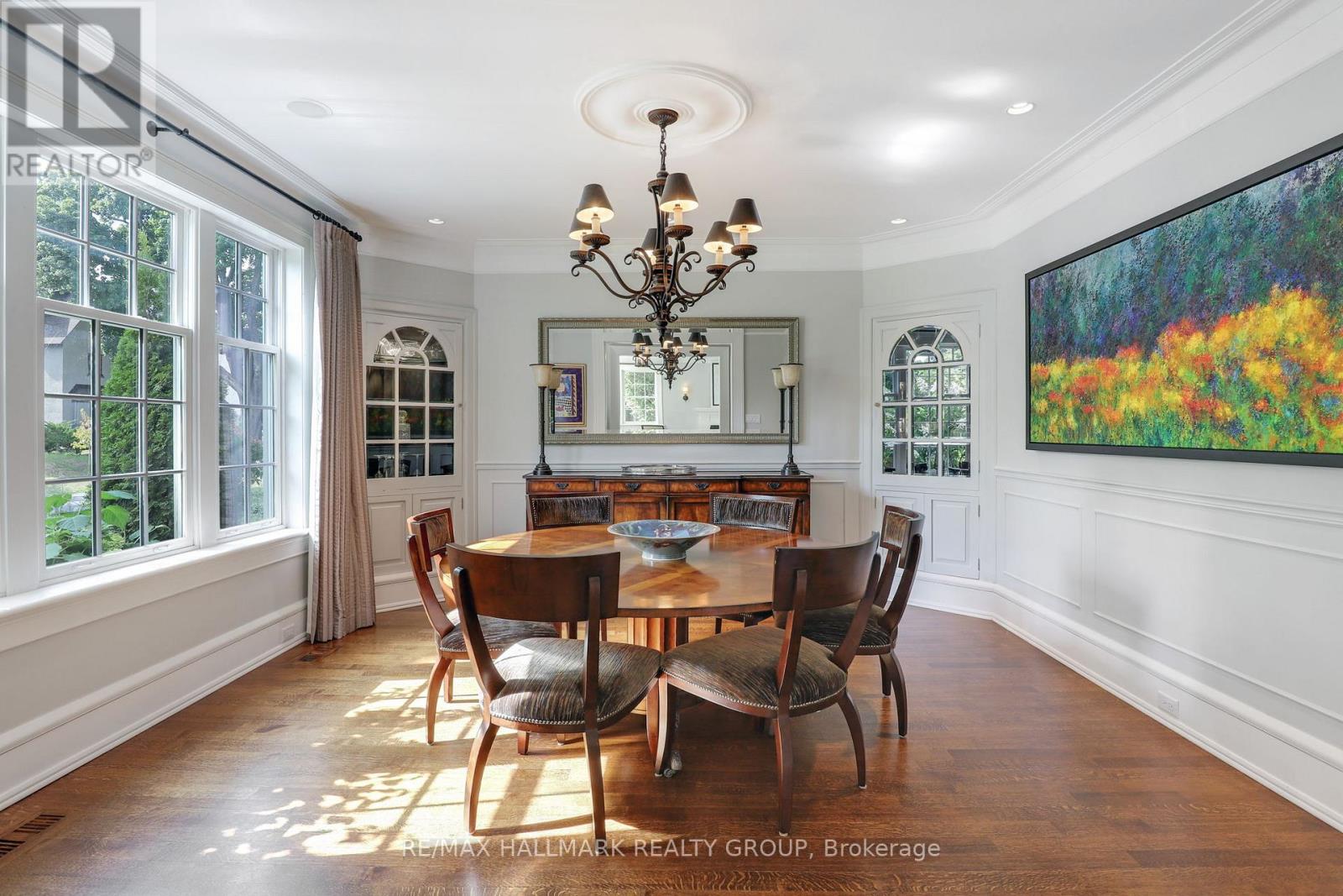 525 Piccadilly Avenue