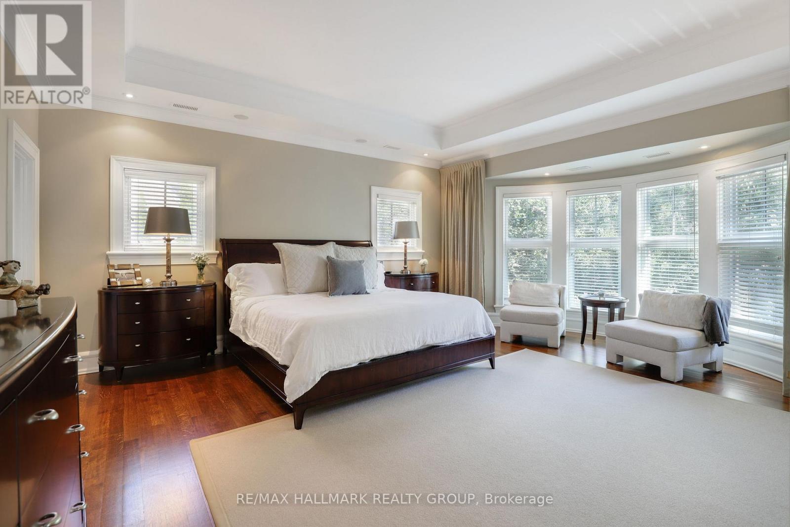 525 Piccadilly Avenue